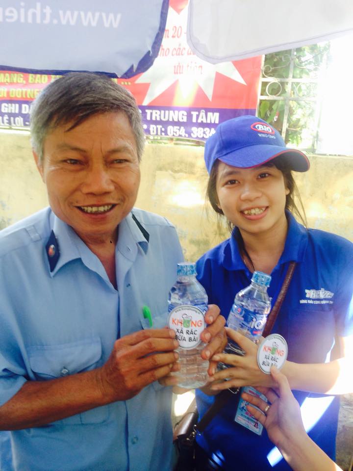 "Không[-]xả[-]rác[-]bừa[-]bãi"[-]cùng[-]tiếp[-]sức[-]mùa[-]thi[-]2015[-]tại[-]Huế